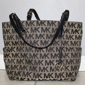 Michael kors hand bag